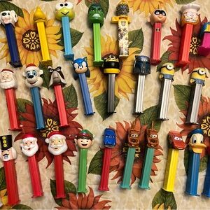 Character Candy Dispensers Set - Multicolor